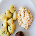 Hoe lang blijft aardappelsalade veilig buiten de koelkast bij 25 graden